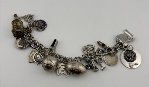 Vintage Sterling Silver & Non Silver 20 Charm Bracelet (1 of 7)