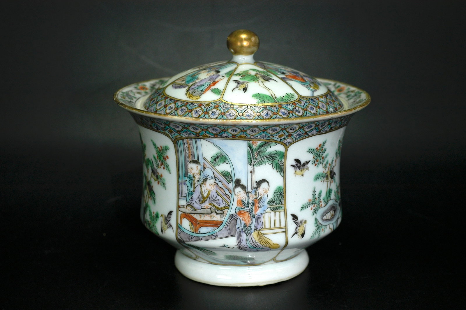 Qing Dynasty Famille Rose Figural Medallion Gilded Covered Jar: H:14cm W:15.3cm Republican Period Canton Enamel Reserve-decorated Figure and Bird Pattern Covered Jar (export porcelain). Attribution: Authentic Republican period piece (circa 1910-1940), Guangdong pa