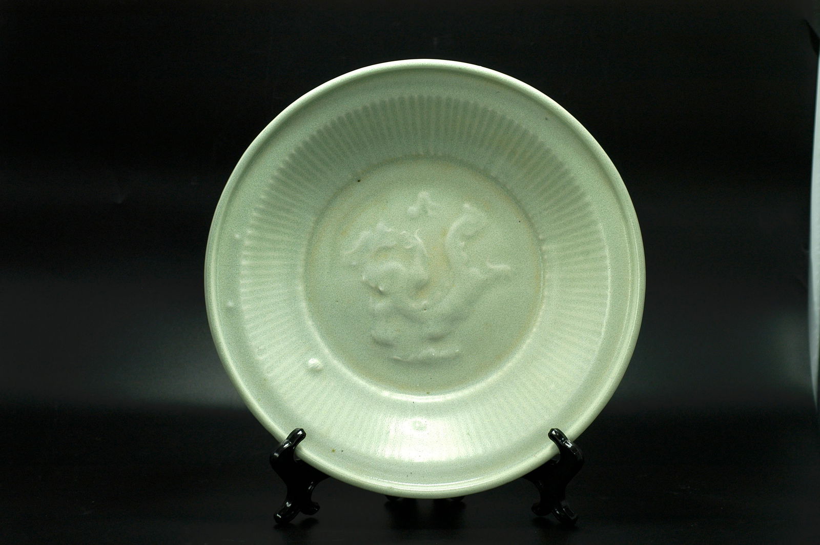 Yuan-Ming Dynasty Longquan Ware Pale Celadon Glaze Incised Dragon Dish (1 of 12)