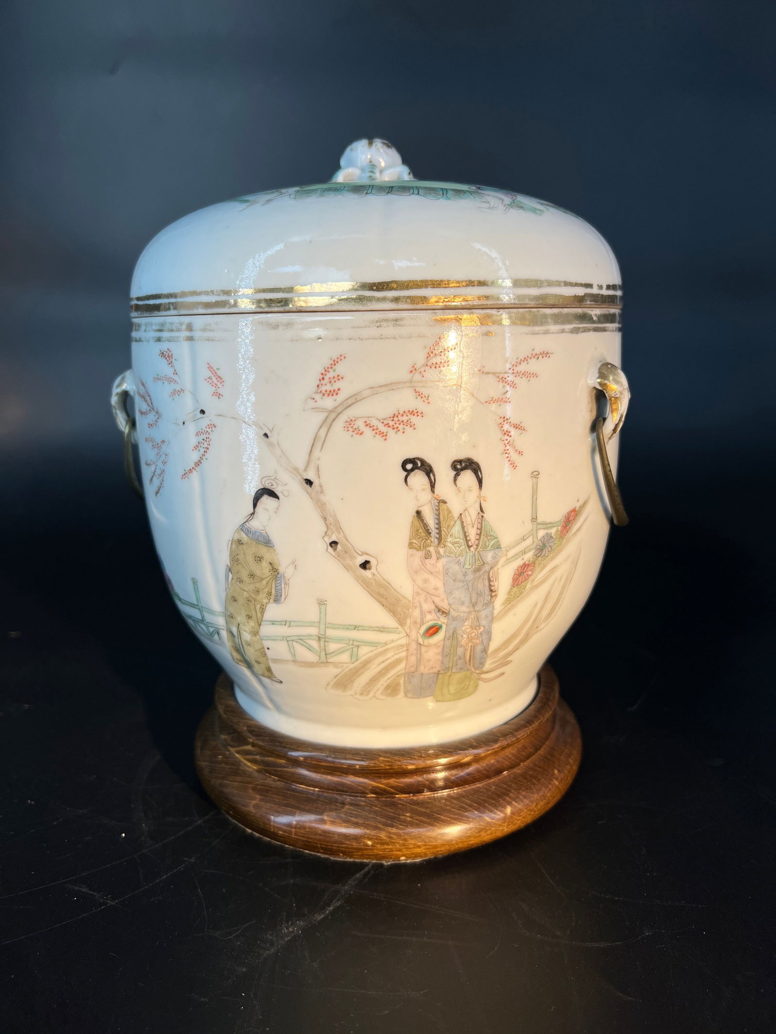 Republic Period Famille Rose Courtyard Ladies Covered Jar (Hongsheng Mark): H22cm (include base and cover) W15.5cm - Republic Period Famille-Rose Covered Jar with Courtyard Lady Scene, marked 'Hong Sheng'. Core material: Jingdezhen white porcelain with famille-rose enamels, m