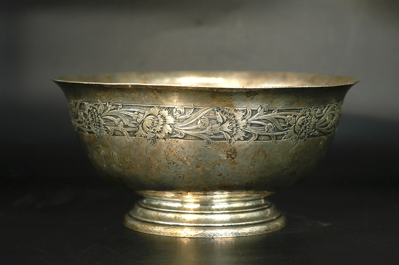 Early 20th Century American Art Nouveau Pure Silver Stemmed Bowl: H11cm W23.5cm 803g Early 20th Century American Art Nouveau Sterling Silver Footed Bowl. Period: 1900–1930. Brand: Gorham / Tiffany high-end makers. Material: 925 sterling silver. Weight: 28.32g.