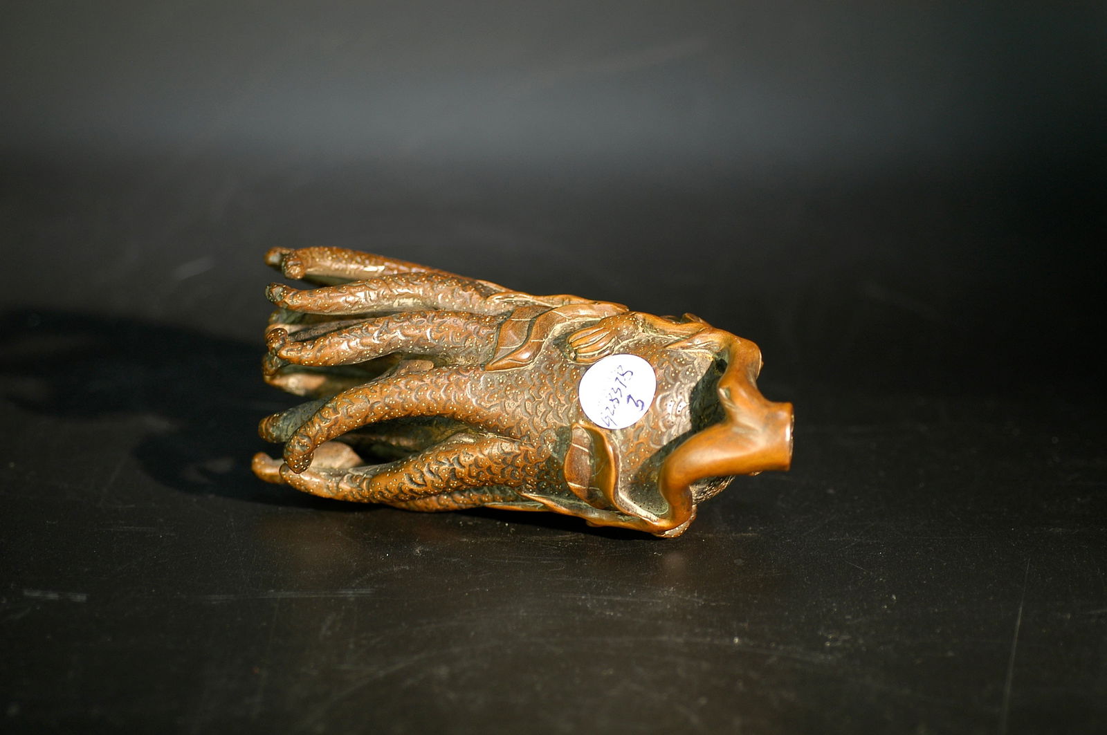 Qing Dynasty Boxwood Carved Buddha's Hand Prunus Ornament: H15cm W7.5cm. Item: Boxwood Carving with Buddha's Hand and Plum Blossom Motifs. Material: Boxwood. Dating: Mid to late Qing Dynasty. Market Reference Price: RMB ¥40,000–90,000 / USD