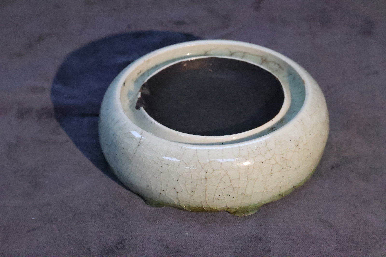 A moon-white glazed five-foot scholar's washer (1 of 6)