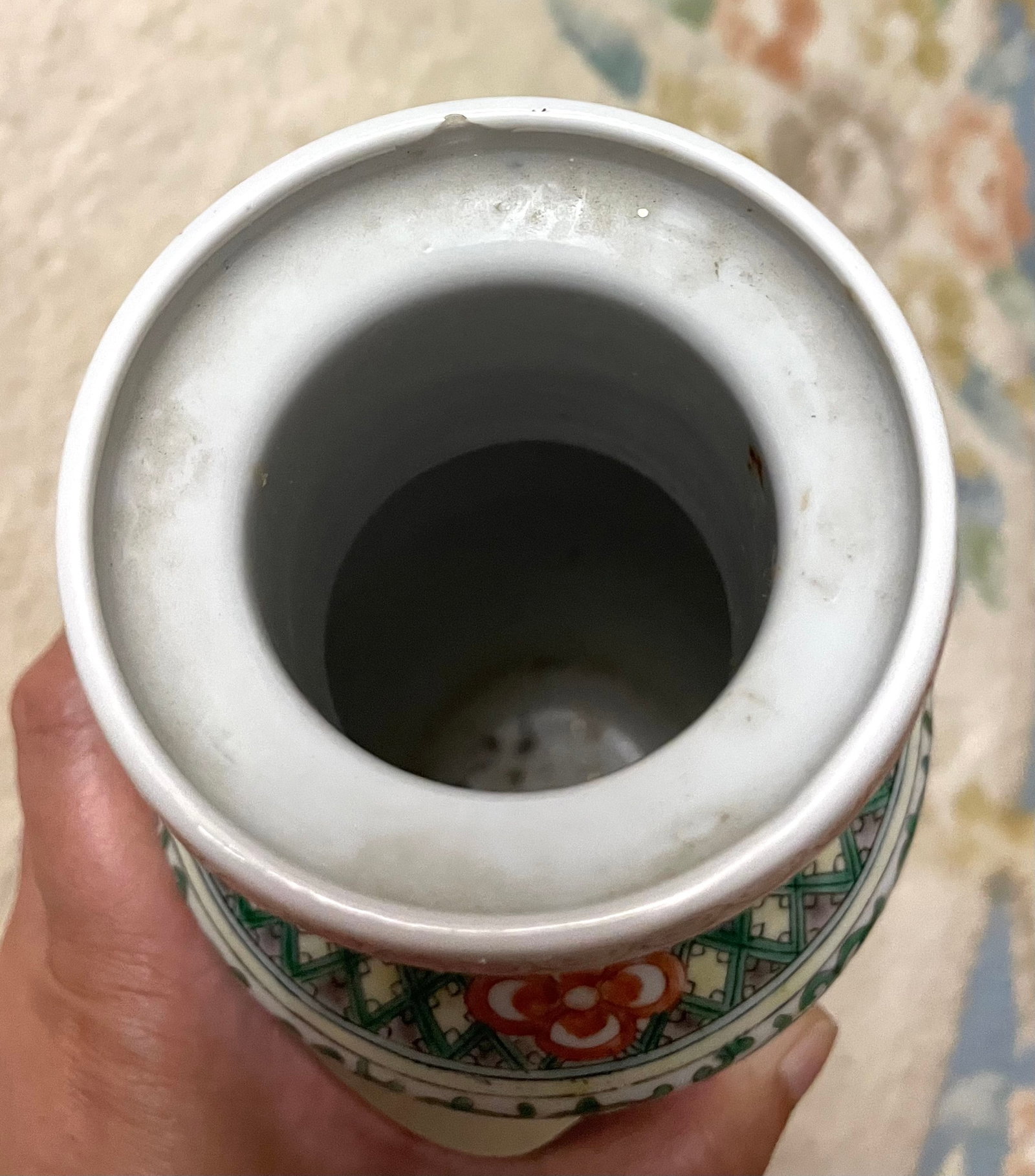 Late Qing–Republic Period Wucai 'Floral Medallion and Scroll' Rouleau Vase with Garlic-Mouth Rim: Estimated Date: Late Qing Dynasty to the Republic Period. A provincial kiln wucai decorative porcelain vase.Attribution: This vase was produced by a provincial kiln during the late Qing Dynasty to