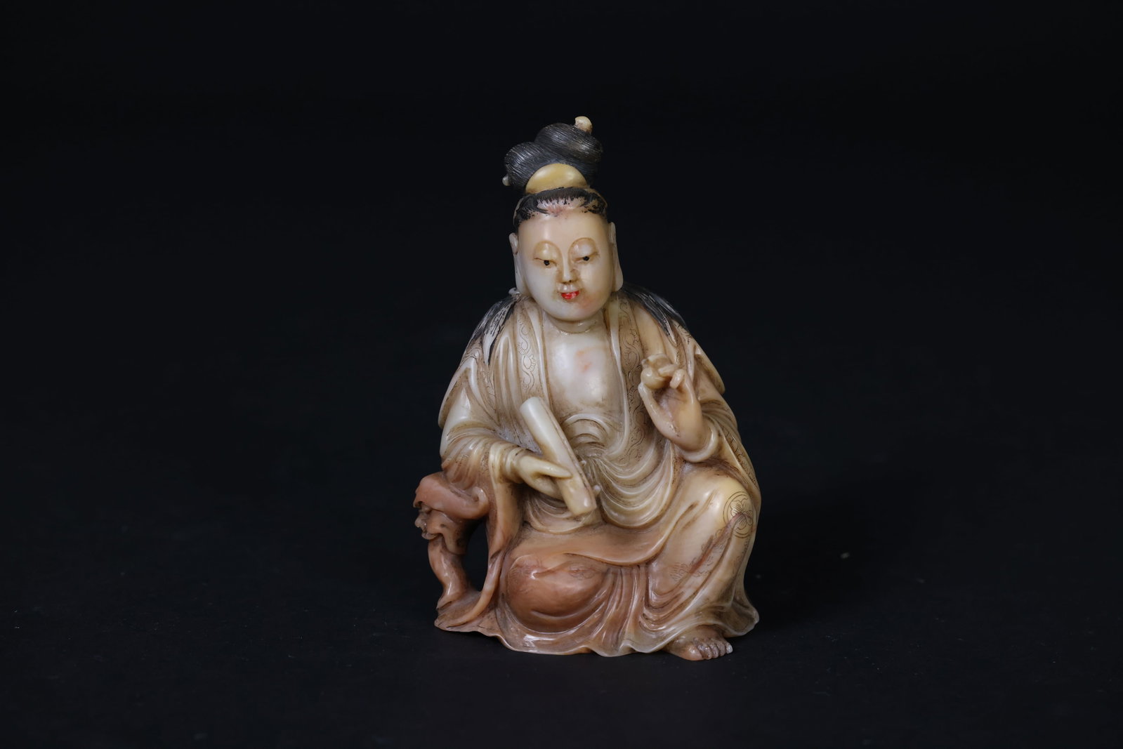 Polychrome Shoushan (Furong) Stone Carved Guanyin Holding Sutra, Decorative Figure (1 of 7)