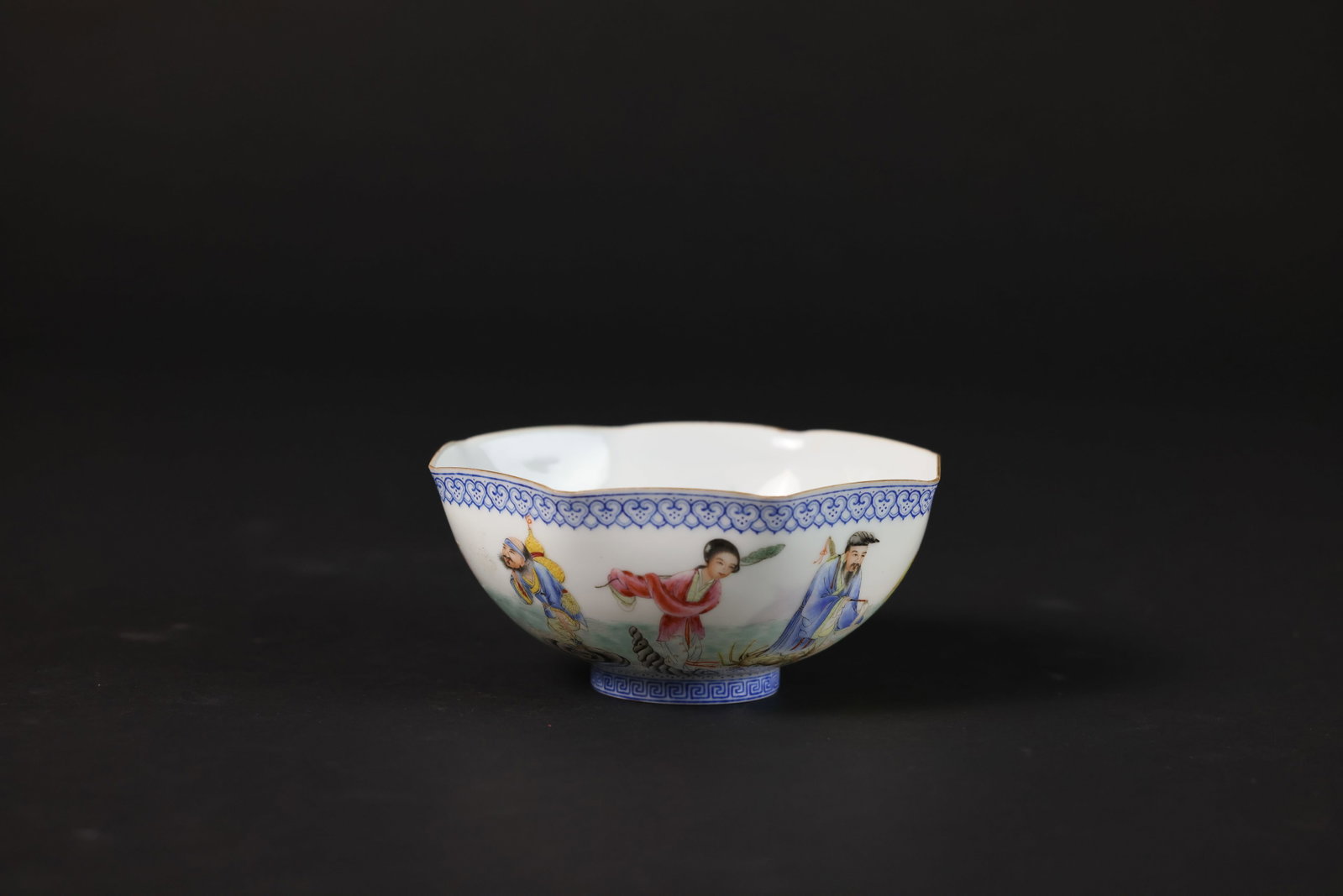 No. 567 Famille Rose Hexagonal Thin-Walled Bowl with Human and Immortal Figures: Natural age-related wear, otherwise in excellent overall condition. H 6cm W 12.6cm