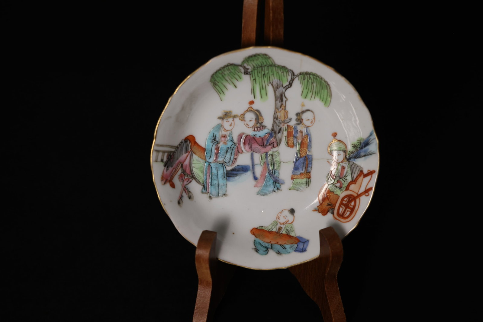 Qing Dynasty Famille Rose Small Dish with Narrative Figural Decoration, Tongzhi Mark (1 of 5)