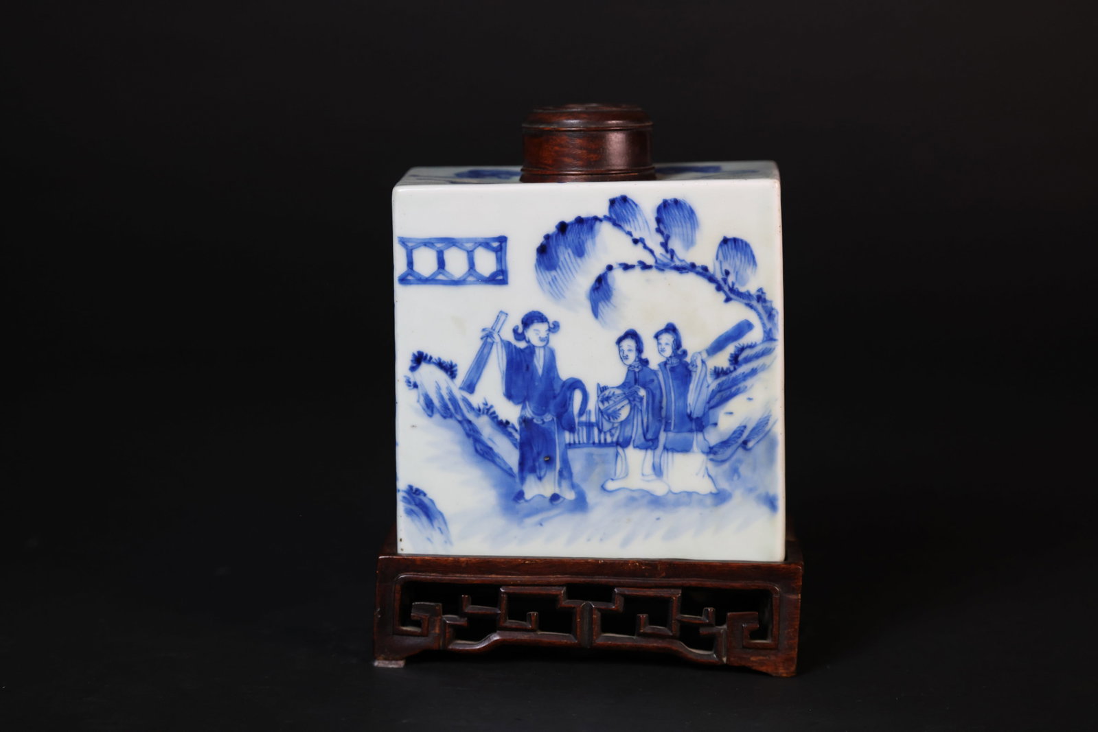 Late Qing blue-and-white porcelain tea caddy with Fu Lu Shou and ladies, wood base & lid (1 of 6)