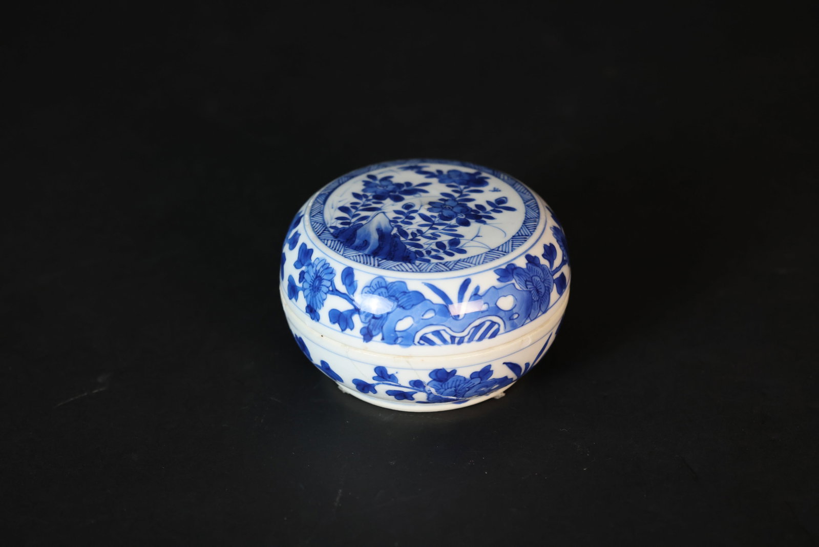 Early Qing Dynasty Underglaze Blue Small Covered Porcelain Box with Mountain and Floral Decoration (1 of 9)