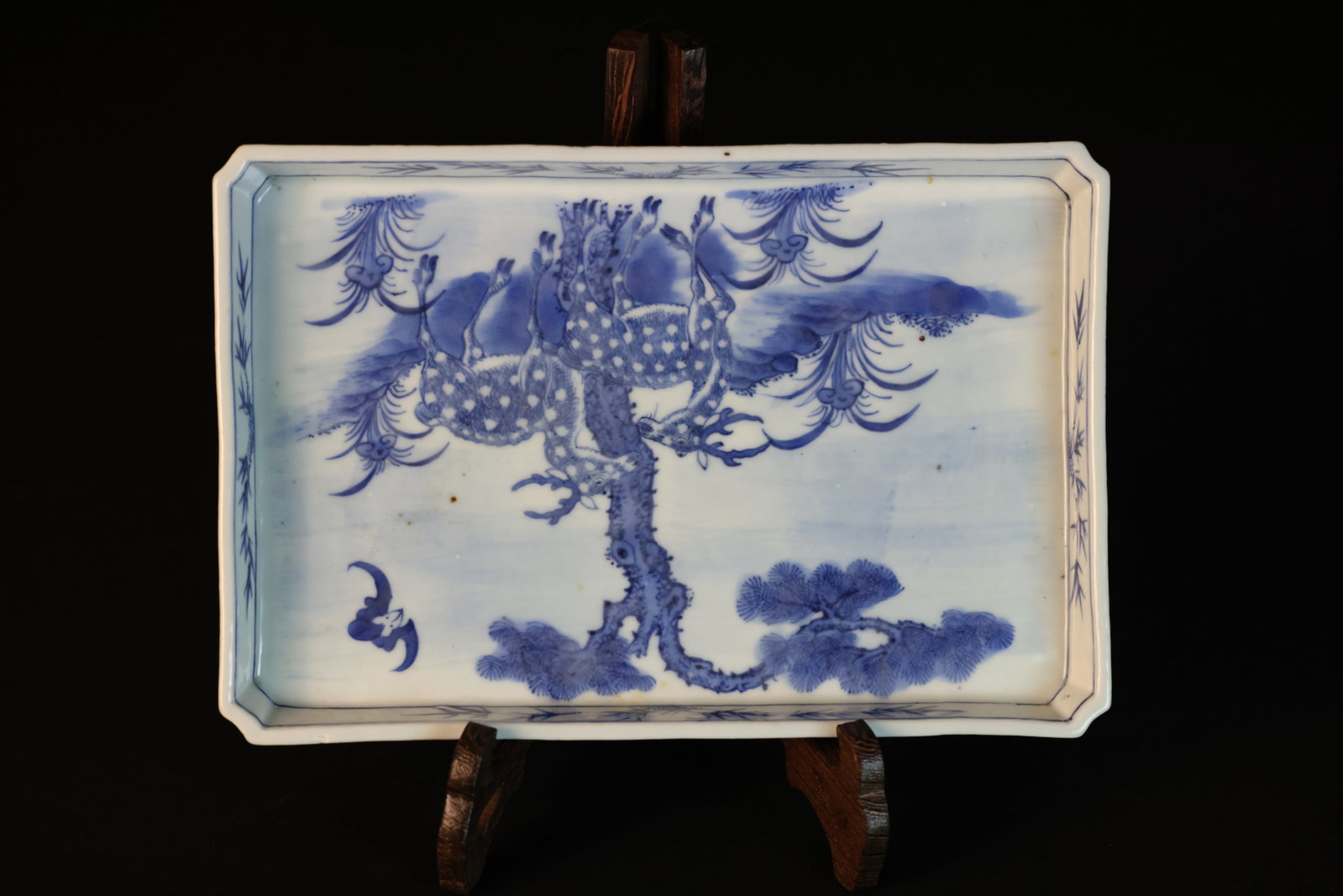 Early Qing blue-and-white rectangular dish with Fu character, deer & pine motifs (1 of 8)