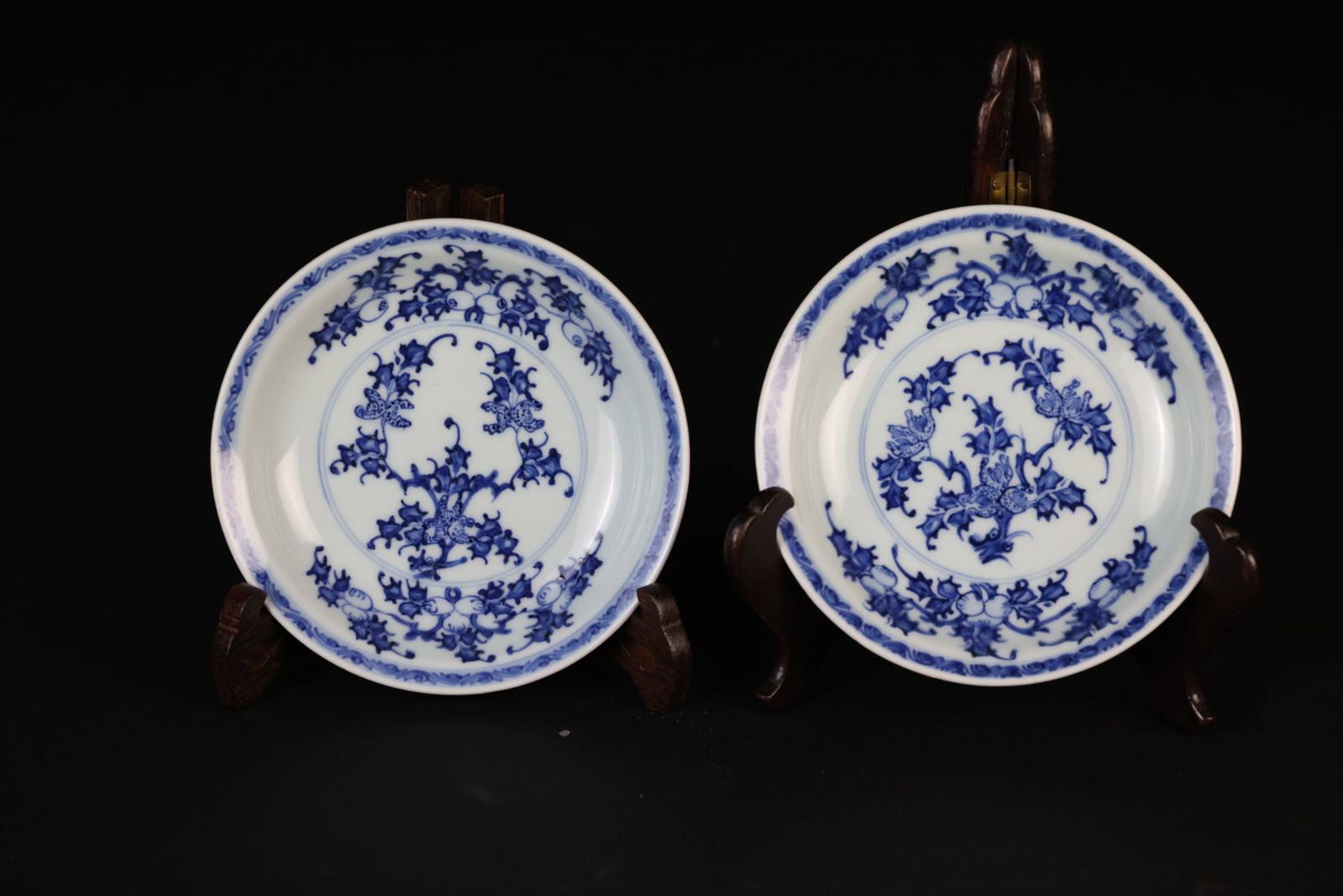 Blue-and-White "Three Abundances" Dish with Raised-Painted Decoration and Impressed Mark (uncertain) (1 of 6)