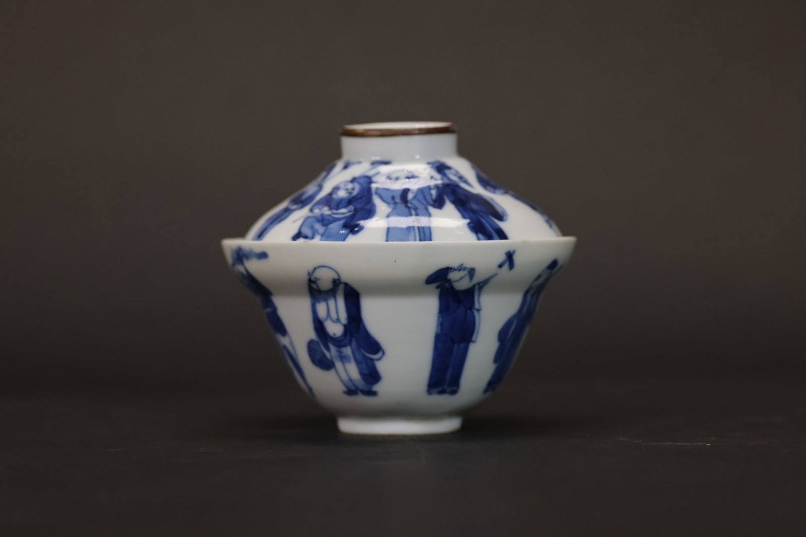 Qing Dynasty Lidded Tea Cup Depicting the Eight Immortals, "Mantang Fu Ji" Mark: H 8.5cm x W 9.5cm