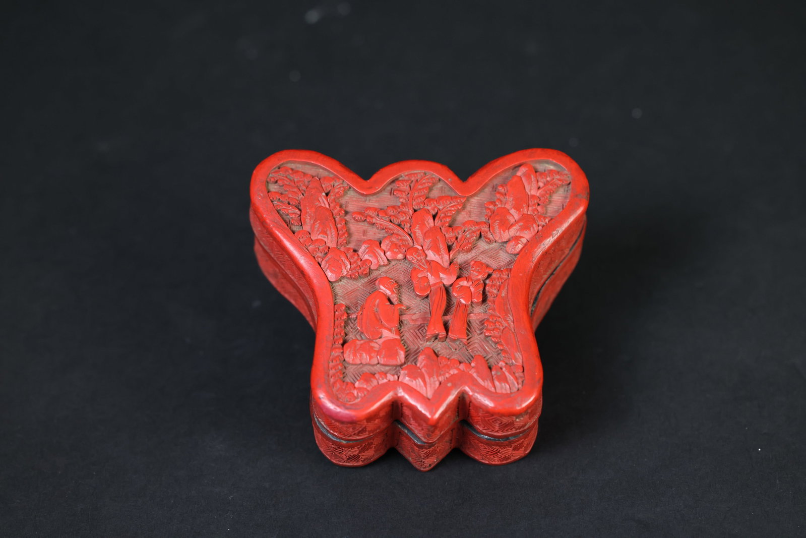 Late Qing Dynasty Lacquered Butterfly-Shaped Lidded Box: Natural aging, patina, minor glaze crackle, some paint loss, otherwise in overall good condition. H 4.3cm. W 9.8cm