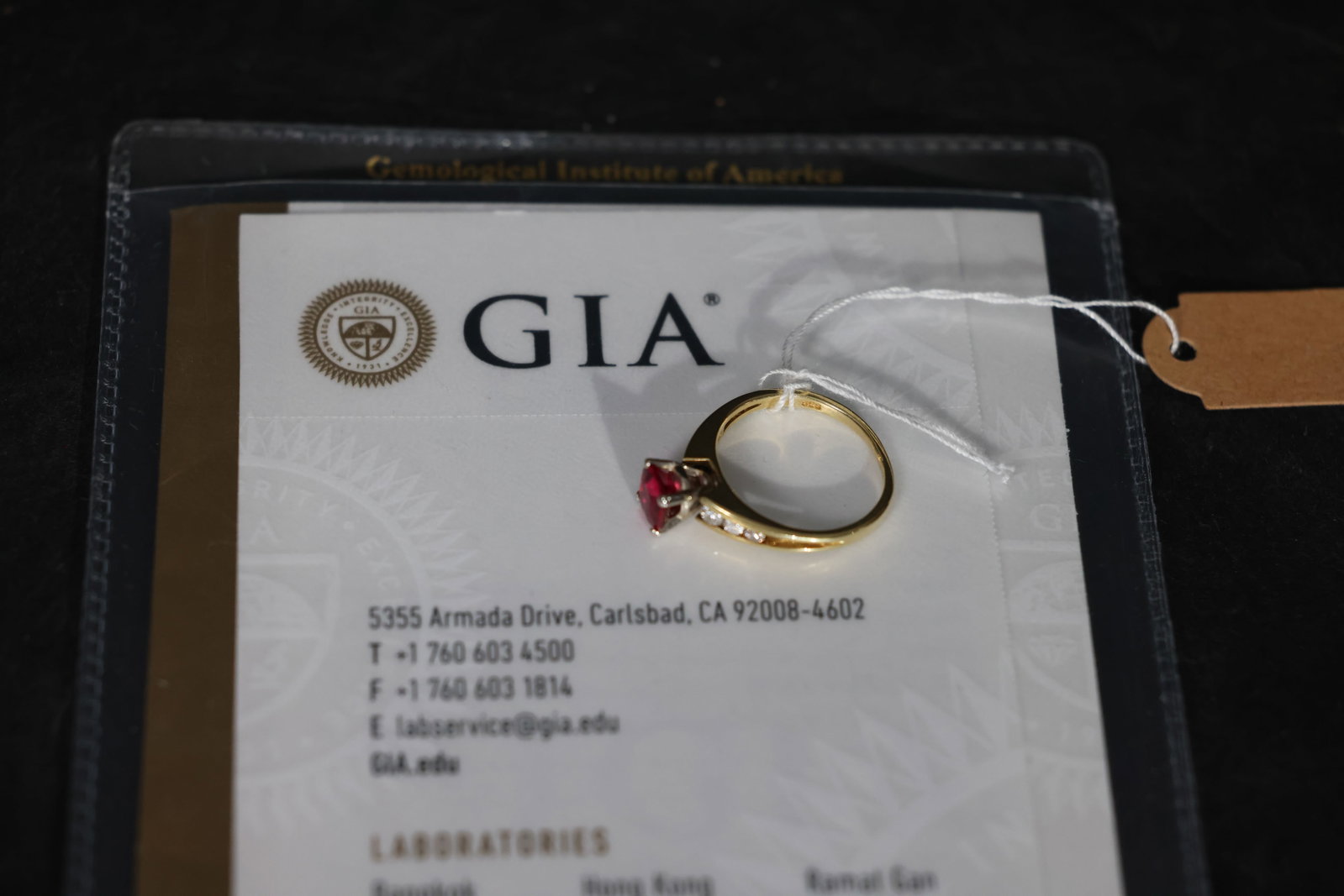 Natural Burmese Red Spinel Ring (GIA Certified) — 18: The ring mount shows signs of wear consistent with use; the metal is intact with no cracks. The gemstone is complete, and the accent diamonds are securely set. Weight: 1.15 carats; Measurements: 6.72