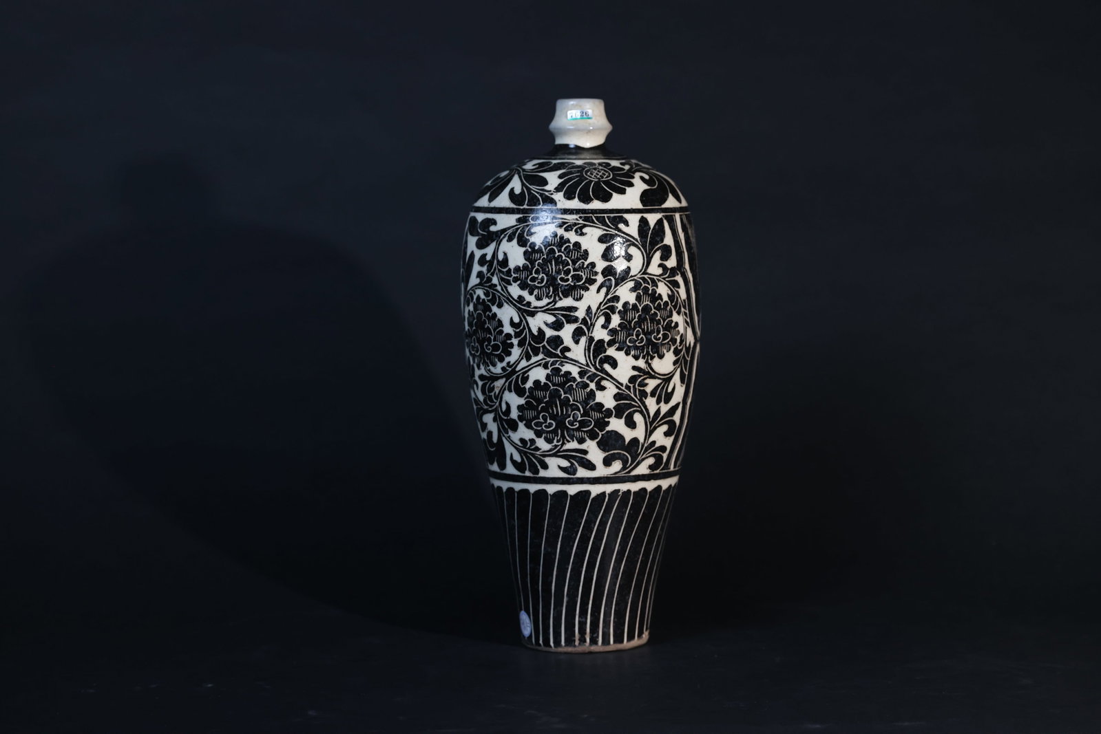 Cizhou Kiln White-Ground Black Sgraffito Scrolling Floral & Bird Meiping (1 of 10)