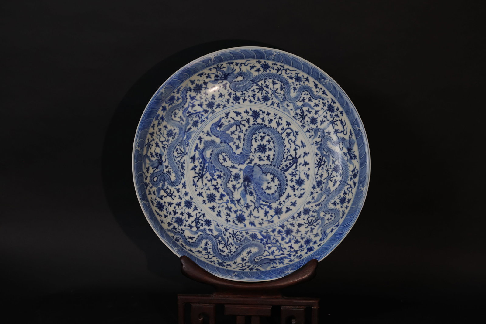 Ming Chenghua blue-and-white charger with entwined lotus scroll and five dragons (1 of 11)