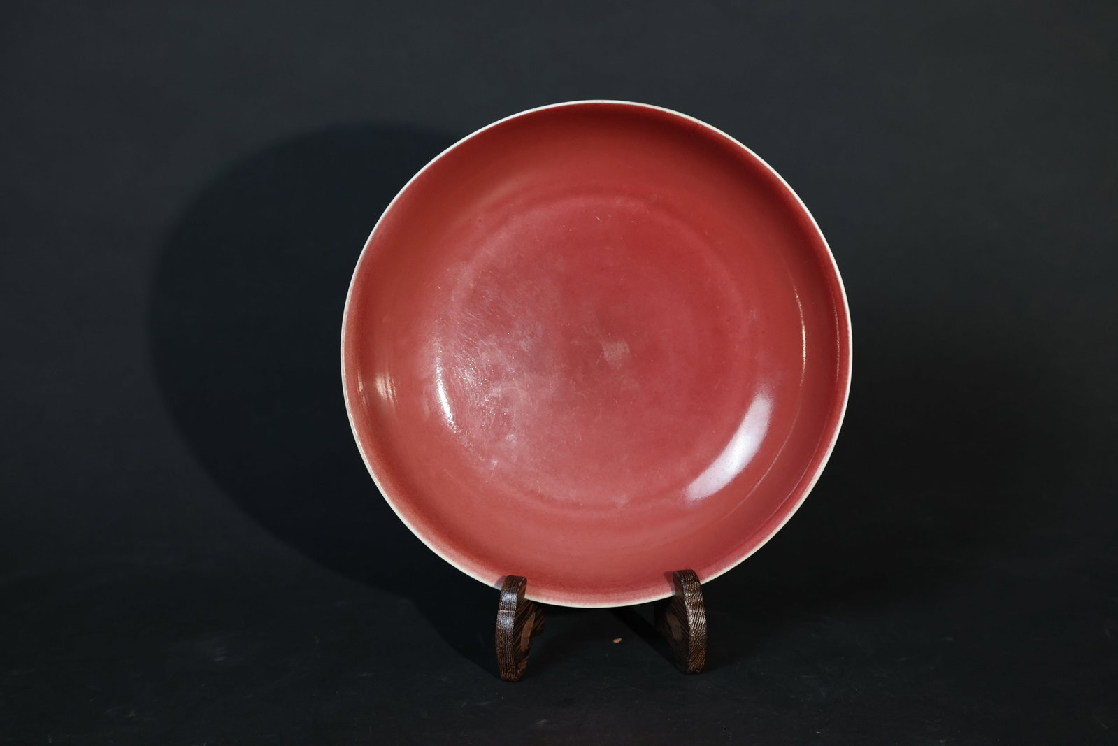 Qing Dynasty, Qianlong (1736–1795) 'Ji' red-glazed ritual dish (1 of 6)