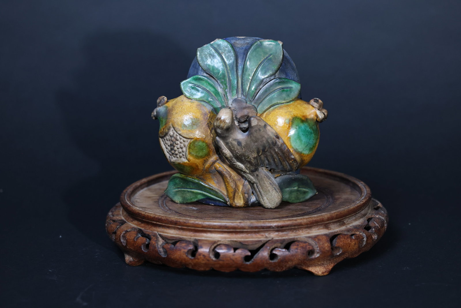 Late Qing Shiwan Sancai Wall Vase with Magpie and Pomegranate Decoration (1 of 10)