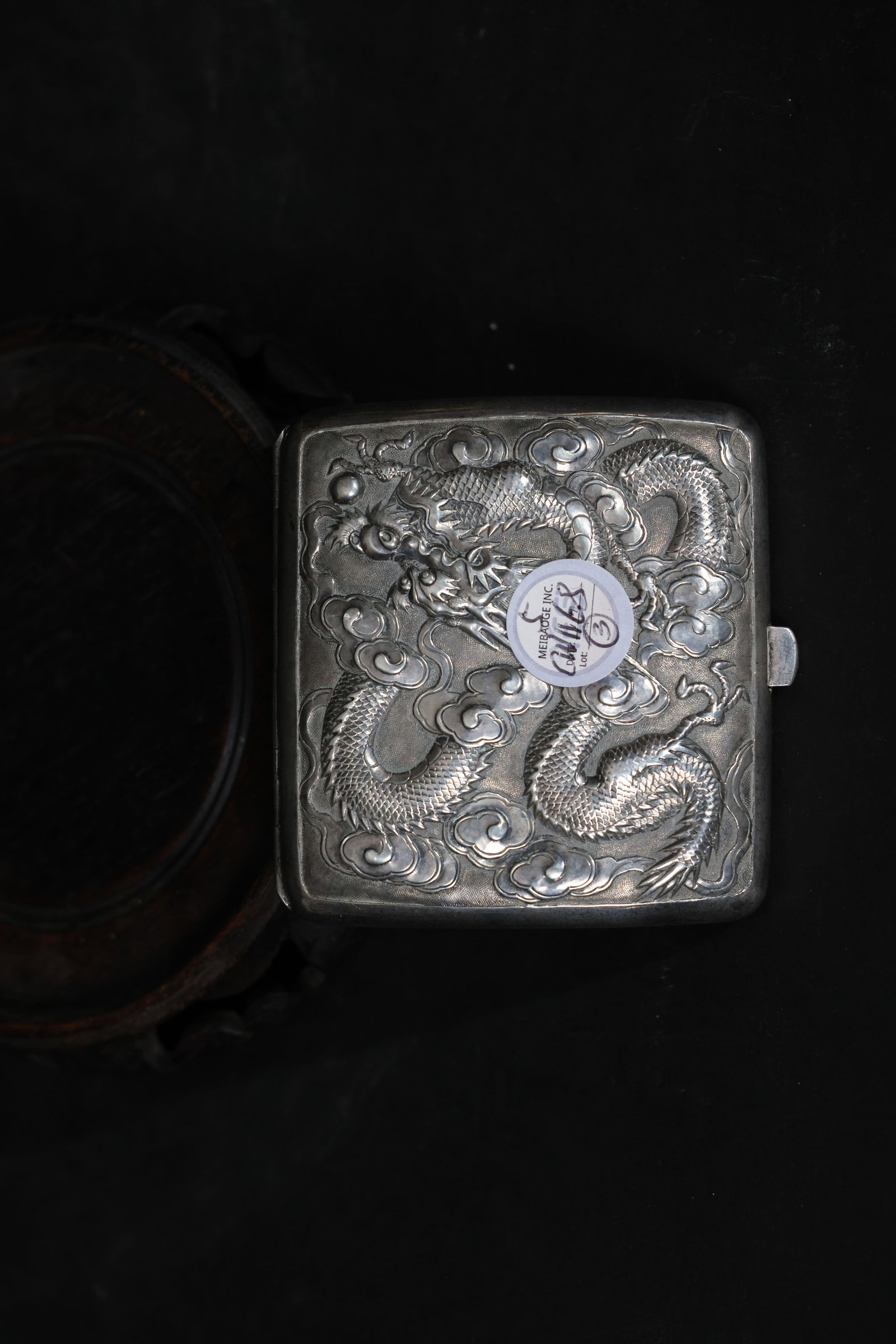 Late Qing export solid silver cigarette case with double dragons playing with pearl - 2