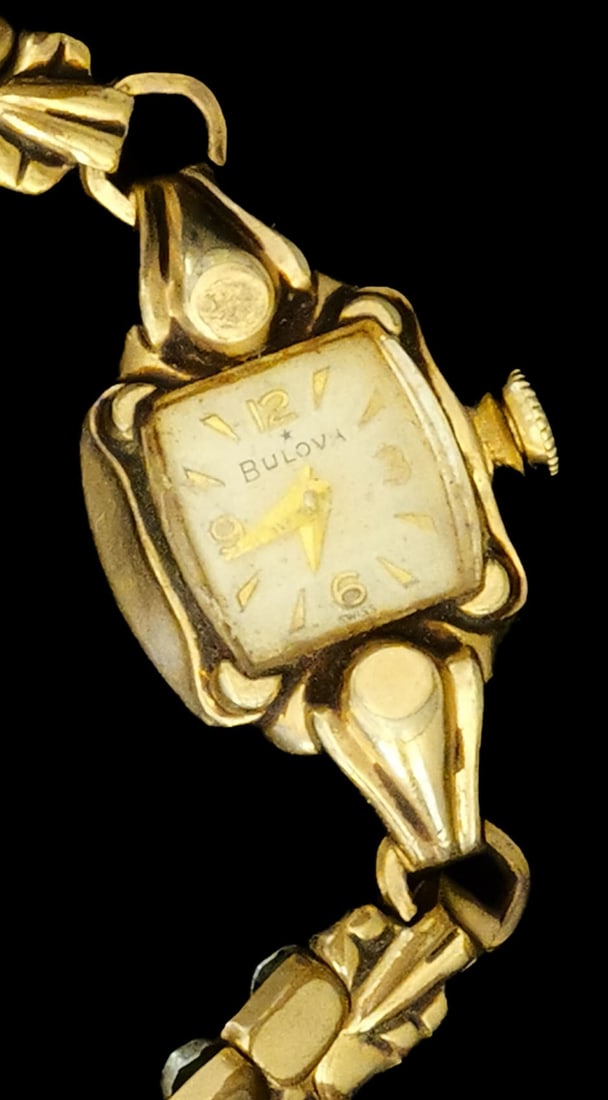 *GOLD* Vintage 1954 Bulova 10k Working Rolled Gold Plated 17 Jewels Women's Wrist Watch: Vintage Bulova Women's Wrist Watch. Petite, gold toned, untested.