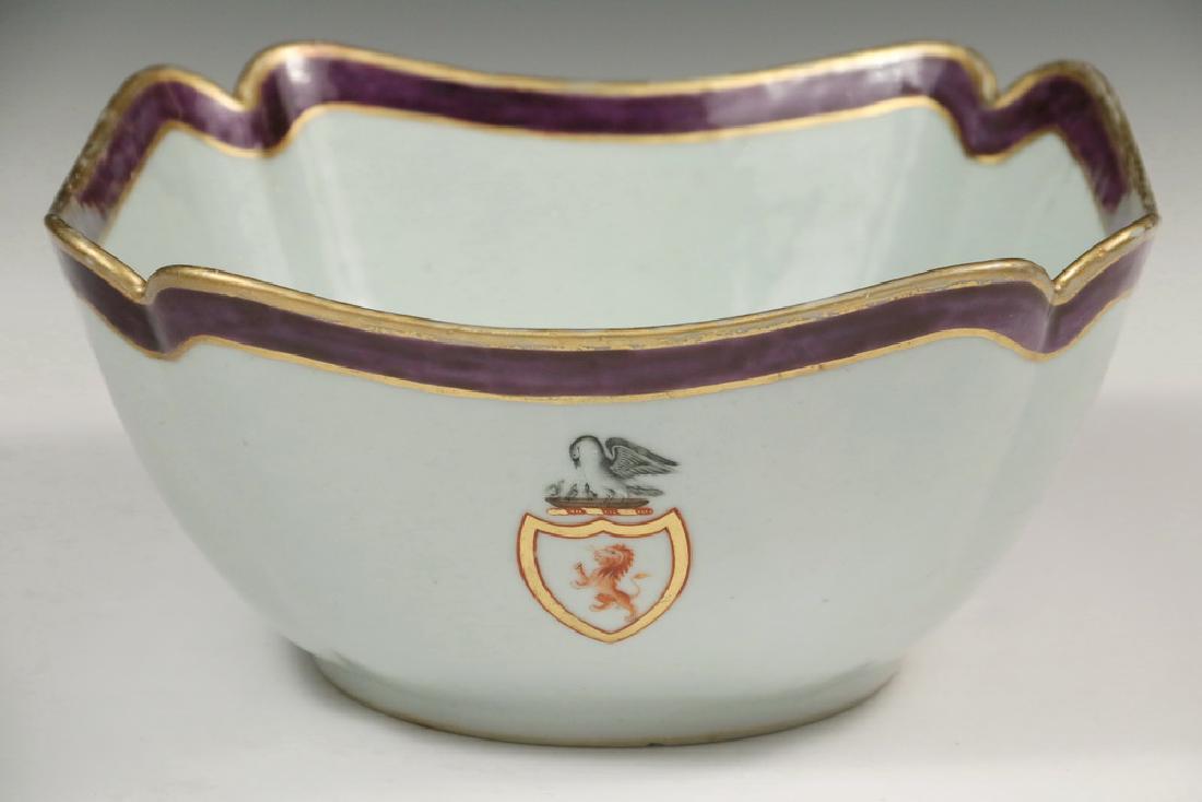 CHINESE EXPORT ARMORIAL BOWL (1 of 4)