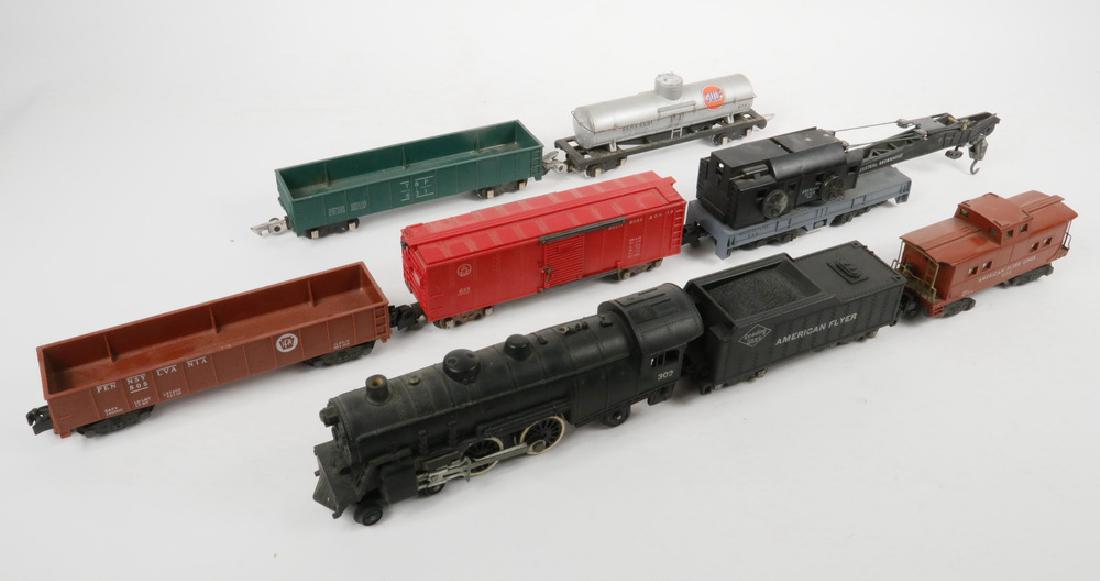 (7) VINTAGE S GAUGE MODEL TRAIN CARS, PLUS HARDWARE: Collection of (7) Vintage American Flyer S Gauge Model Train Cars, ca. 1950s, including: Reading Lines 302 locomotive and tender, 3 1/4" high, 15 1/4" wide, connection wire insulation fraying; Brownho