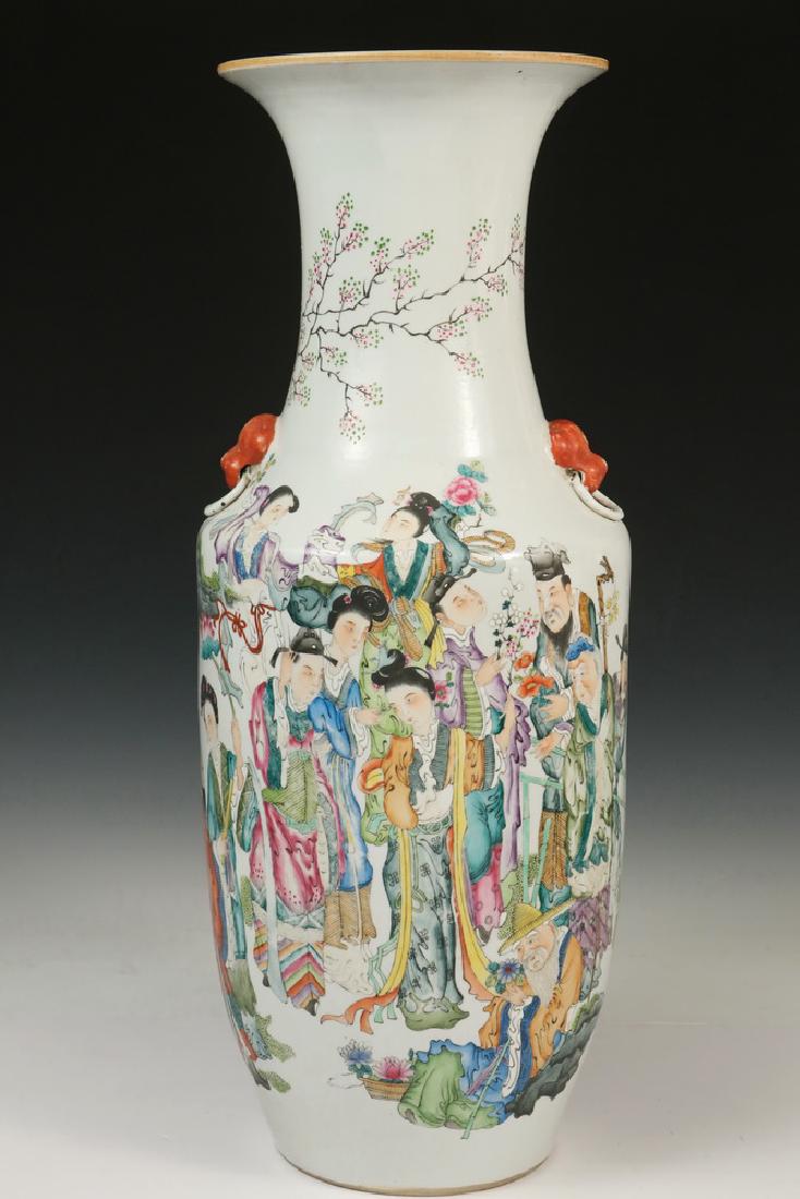 CHINESE FIGURAL TALL VASE (1 of 6)