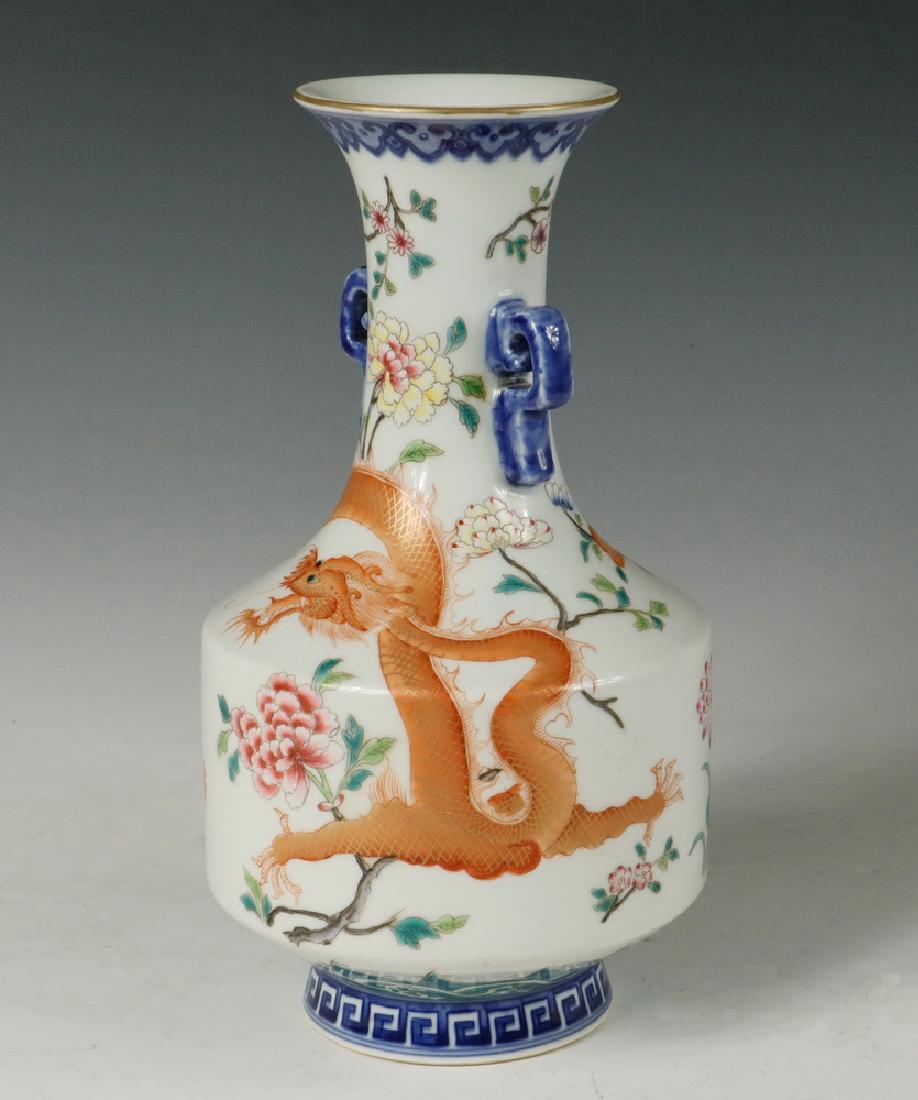 CHINESE PORCELAIN VASE (1 of 2)