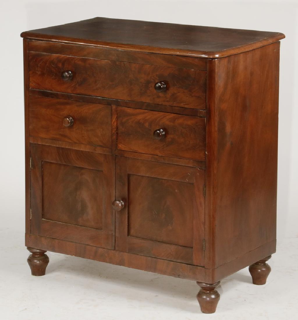 FEDERAL PERIOD COMMODE (1 of 1)