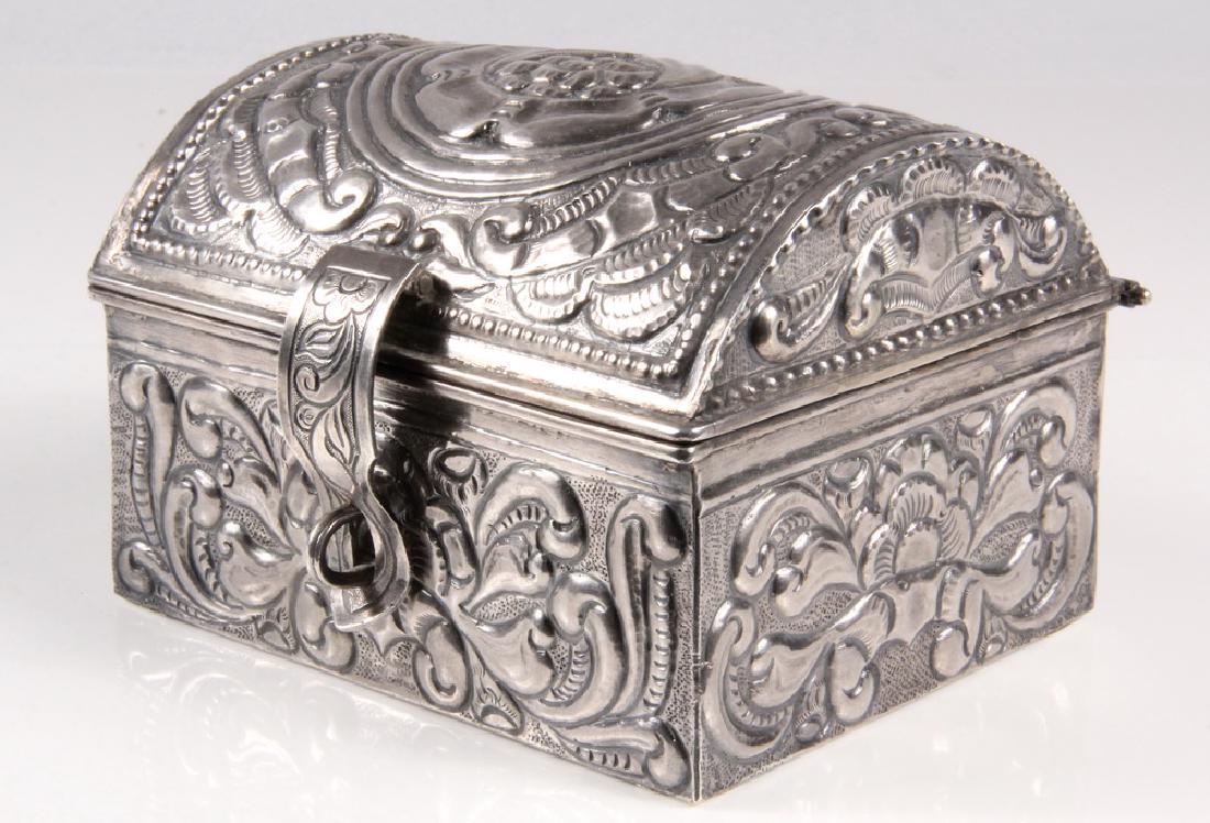 SILVER JEWELRY BOX (1 of 4)