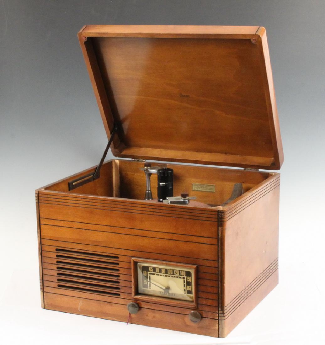 EARLY RADIO / TURNTABLE COMBO (1 of 6)