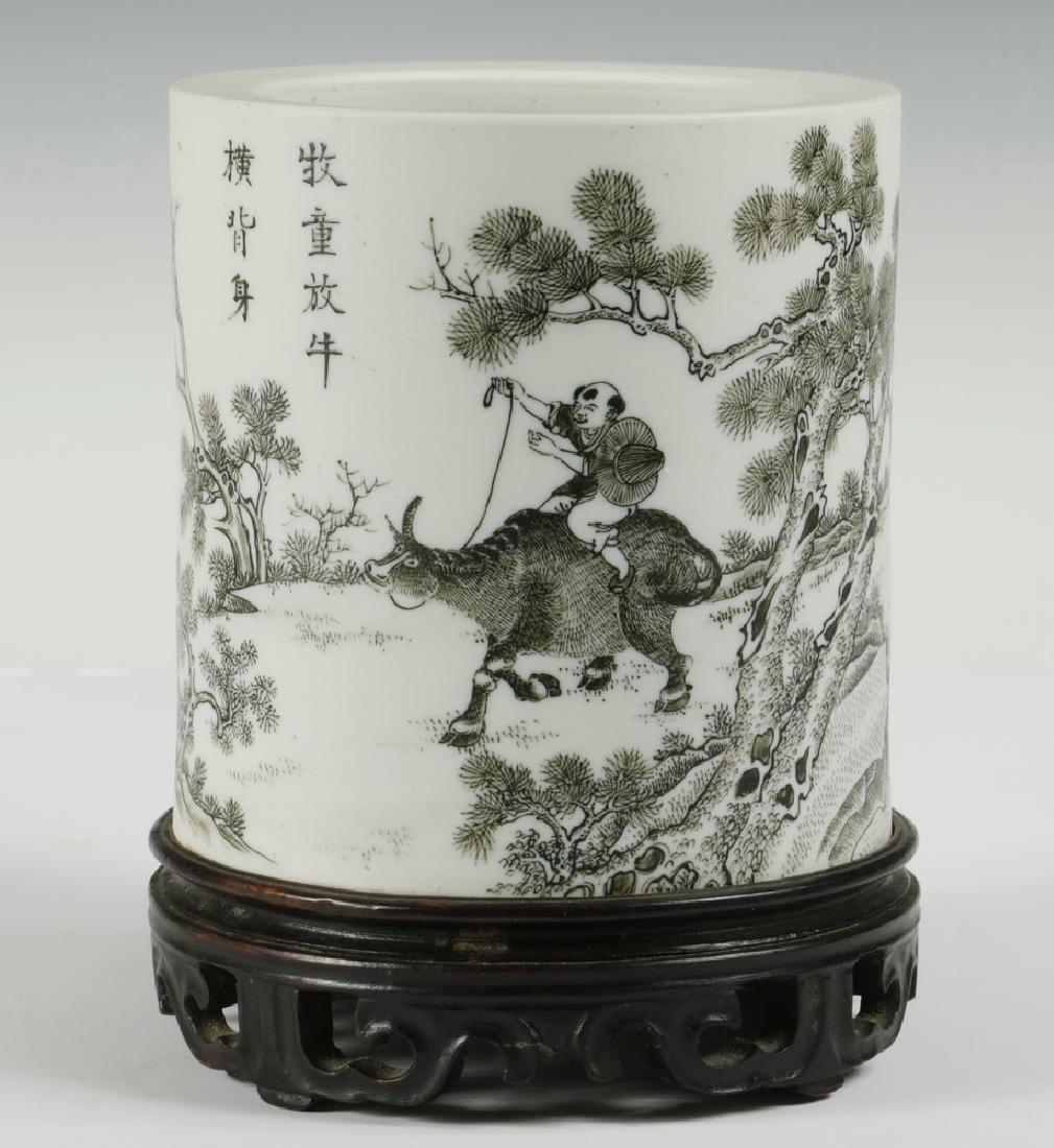 CHINESE PORCELAIN BRUSHPOT (1 of 4)