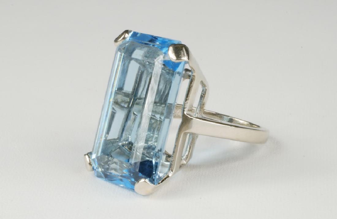 LADY'S RING (1 of 2)