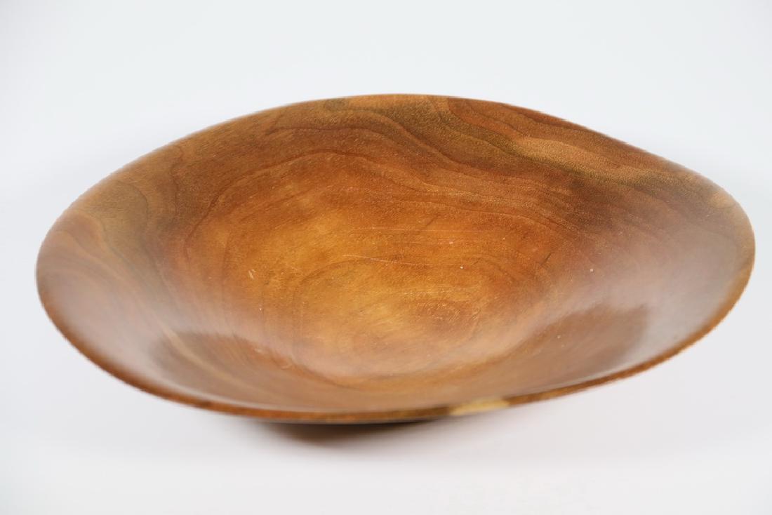 OSOLNIK ORIGINAL TEAK BOWL: Rude Osolnik (KY, 1915-2001) Mid-Century Modern turned walnut salad bowl, marked on base "Osolniks Originals". 1 3/4" x 7 3/4" x 6 3/4". Good condition.