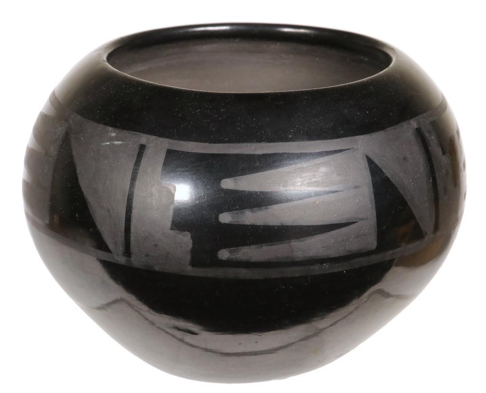 MARIE & JULIAN MARTINEZ BLACKWARE POTTERY (1 of 3)