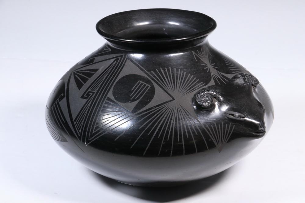 MATA ORTIZ BLACKWARE FIGURAL JAR BY OSCAR G. QUEZADA (1 of 3)