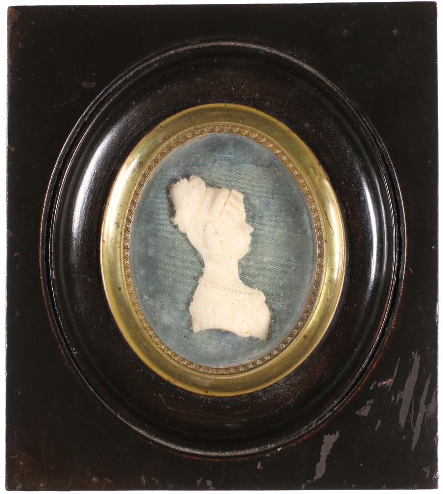19TH C. ENGLISH BAS RELIEF MINIATURE PORTRAIT (1 of 3)