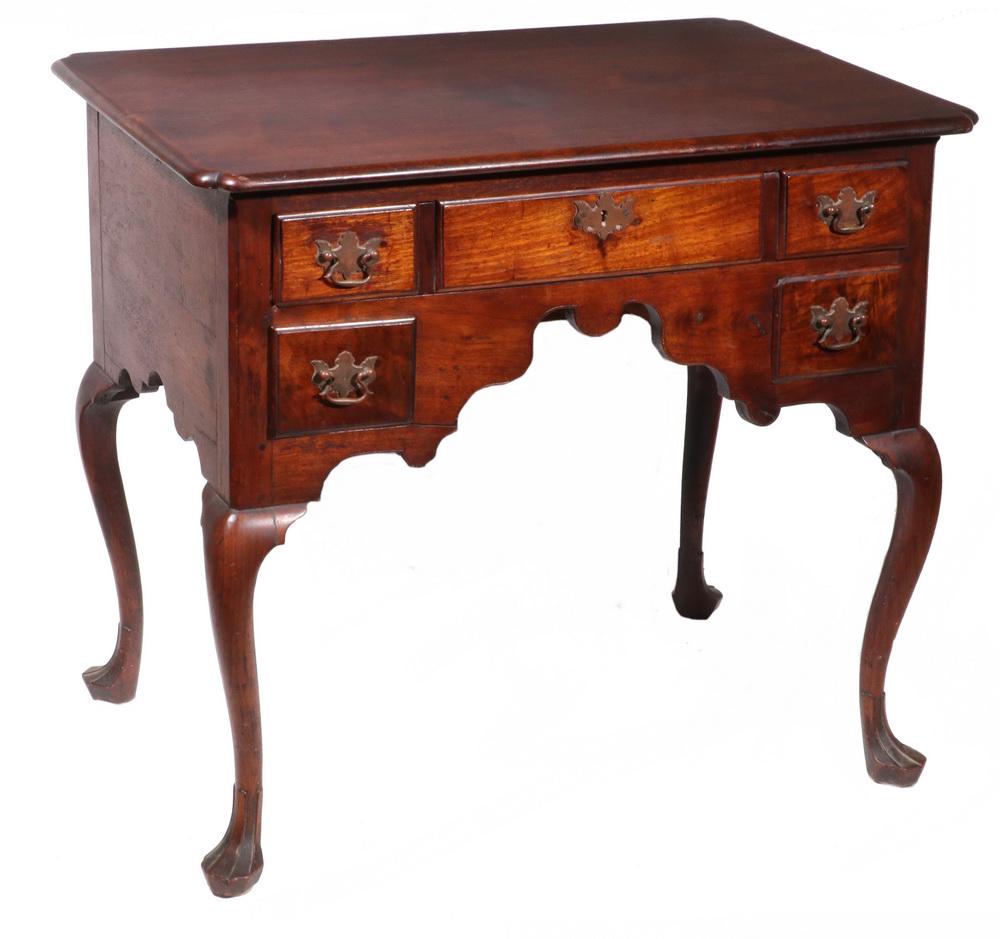 18TH C. WALNUT LOWBOY: Queen Anne Philadelphia Walnut Lowboy, with molded edge pleated corners, one long over two short drawers, shaped front apron, cabriole legs with stocking feet, old surface, 29 1/2" high, 33" x 20 3/4"