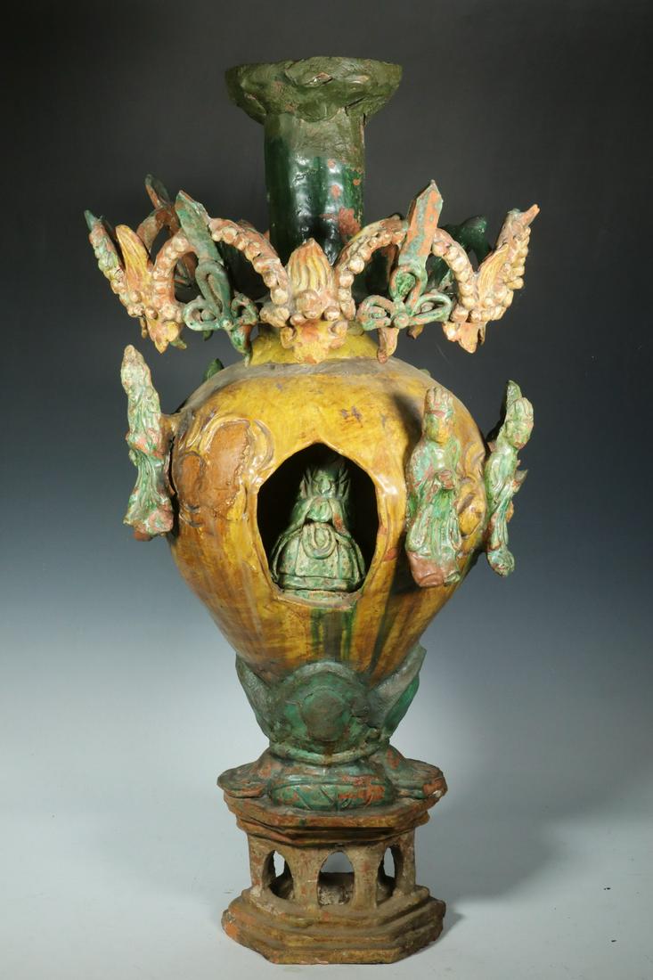 HAN DYNASTY EARTHENWARE TOMB SCULPTURE (1 of 6)