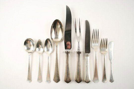 89-Pcs Sterling Flatware Wallace Antique Pattern: STERLING FLATWARE - Eighty-nine piece set of Antique pattern flatware by Wallace Silversmiths. Set consists of 5 grapefruit spoons, 12 ice tea spoons, 25 tea spoons, 8 bouillon spoons, 10 salad forks,