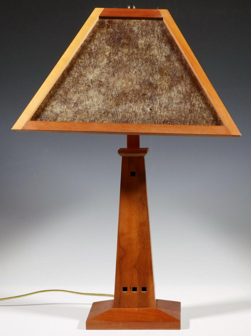 REPLICA ARTS AND CRAFTS TABLE LAMP (1 of 2)