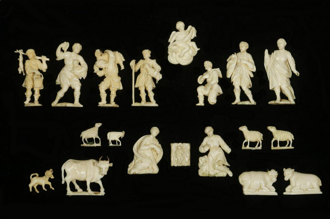 19TH C. CONTINENTAL MINIATURE CRECHE FIGURES (1 of 3)