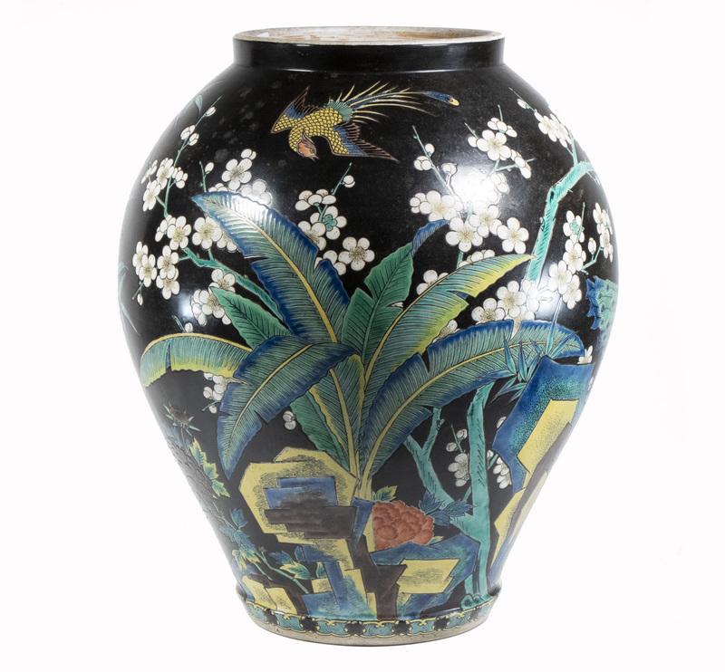 CHINESE FAMILLE NOIR VASE (1 of 5)
