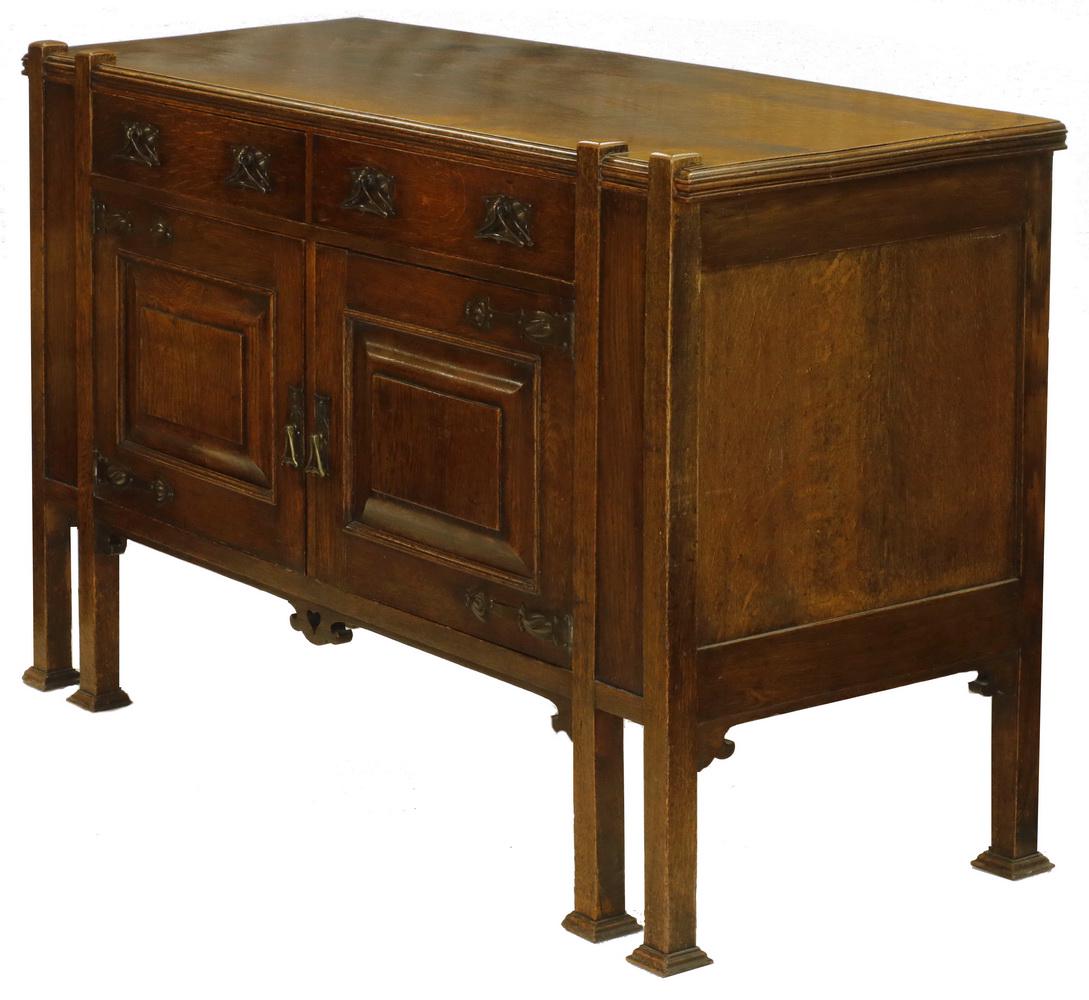 ARTS & CRAFTS OAK SIDEBOARD (1 of 4)