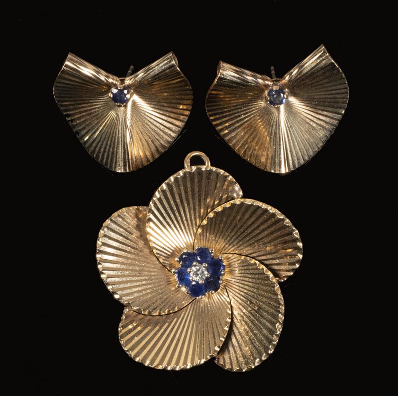 (3) PIECE RETRO PERIOD SUITE (1 of 3)