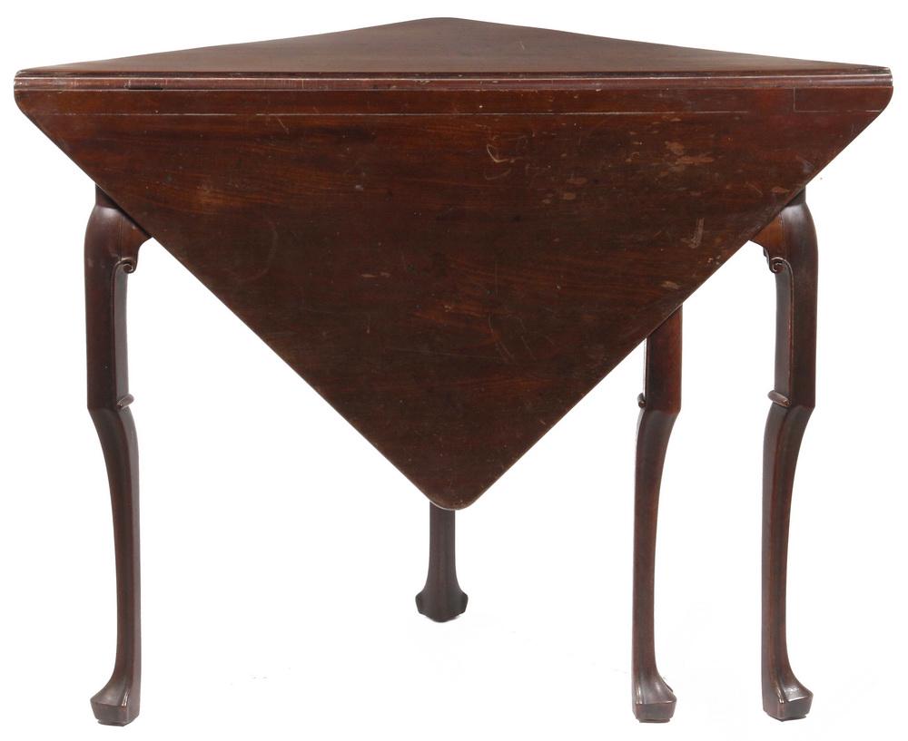 QUEEN ANNE MAHOGANY TRICORNER OR HANDKERCHIEF TABLE (1 of 5)