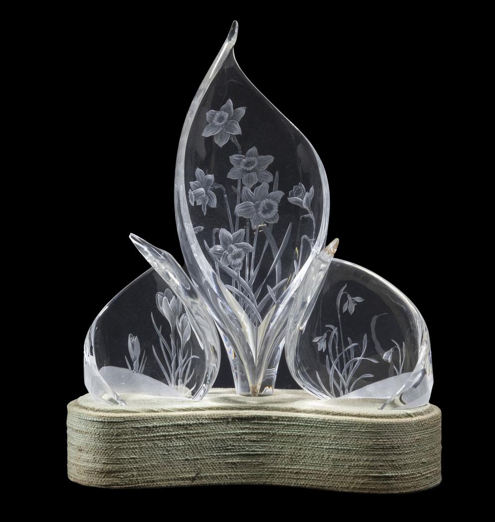 STEUBEN GLASS LIGHTED "SPRING TRILOGY" LTD EDITION: Finely Crafted Clear Art Glass Sculpture, from a limited edition of 10, designed by Donald Pollard, engraving designed by Alexander Seidel, consisting of three crystal leaves engraved with clusters of