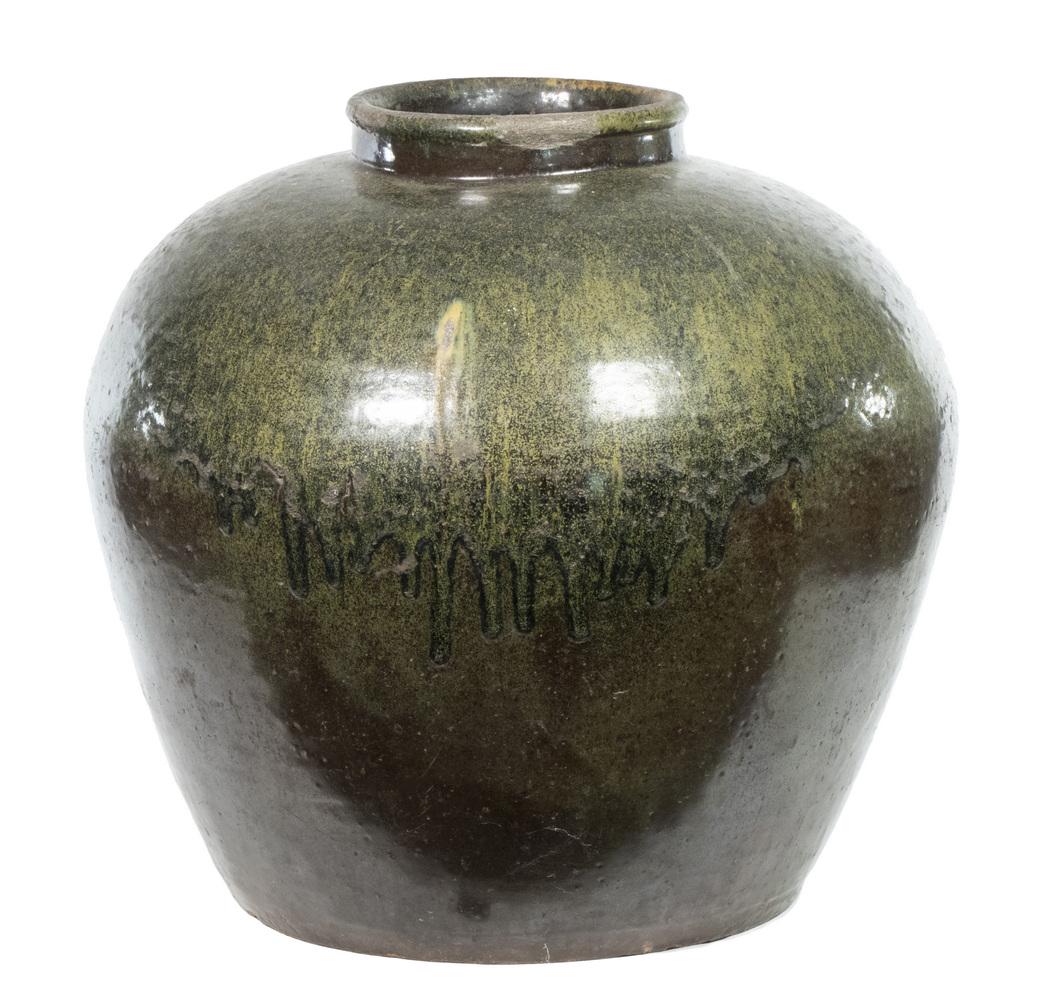 LARGE CHINESE HANZHOU POTTERY WATER STORAGE JAR (1 of 3)