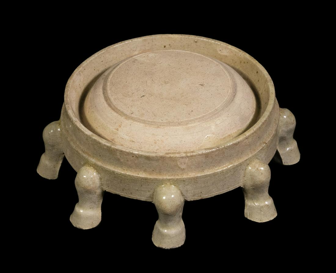 CHINESE QING CELADON GLAZED EIGHT-FOOTED INK STONE (1 of 2)