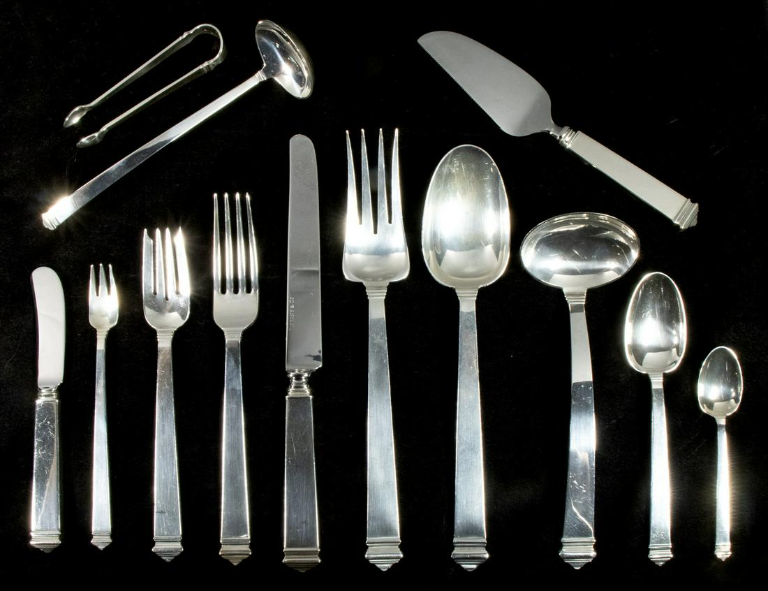 CASED SET OF TIFFANY & CO. "HAMPTON" FLATWARE (1 of 4)